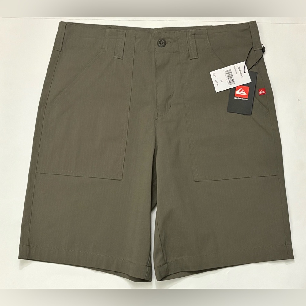 Size 30 Mens Quiksilver Men’s casual flat front chino shorts